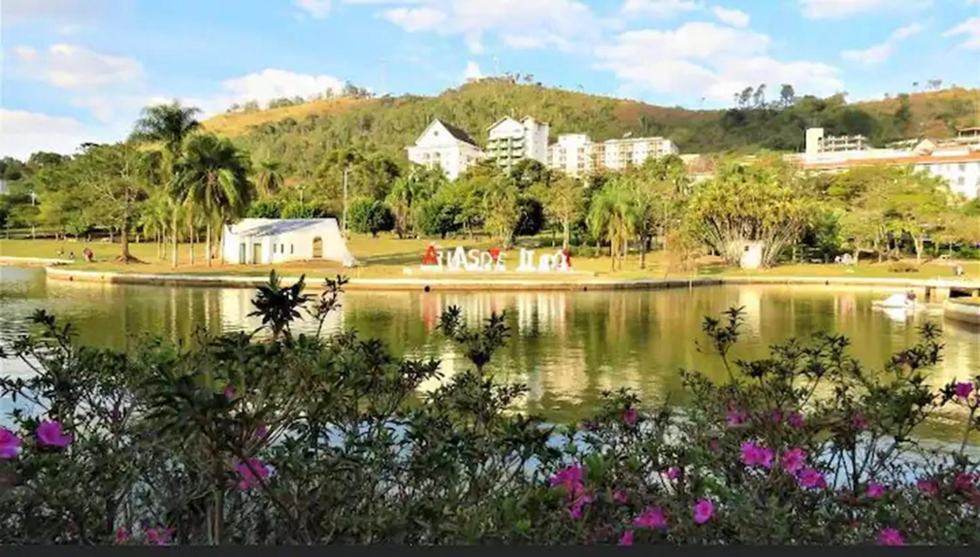 Casa No Centro De Com Piscina