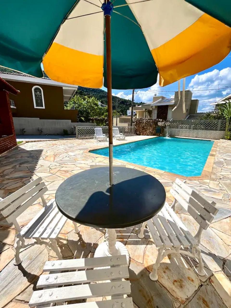 Holiday home Casa No Centro De Com Piscina Aguas de Lindoia