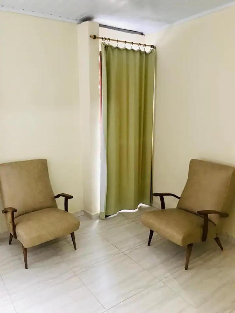 Casa No Centro De Com Piscina