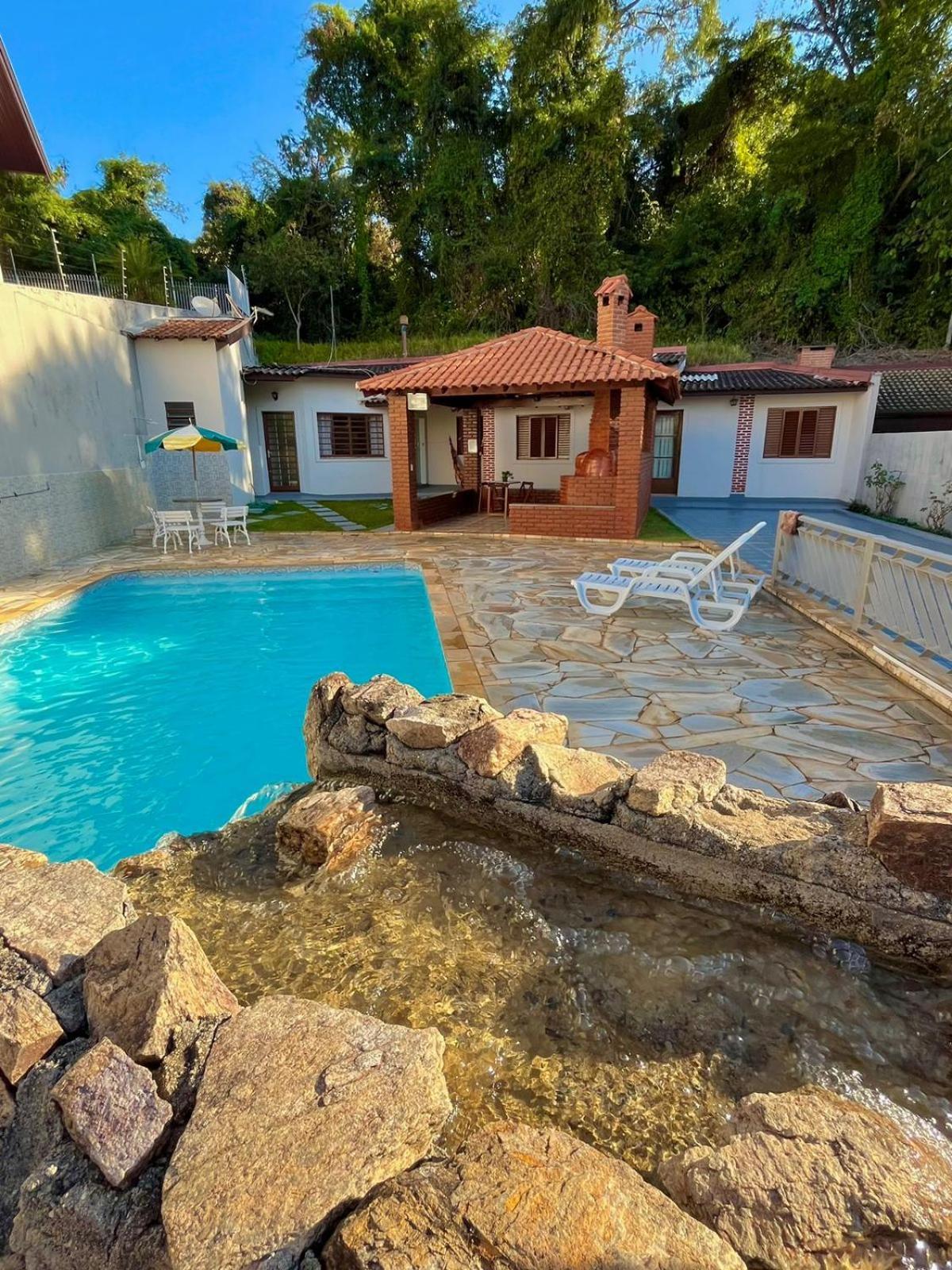 Holiday home Casa No Centro De Com Piscina Aguas de Lindoia