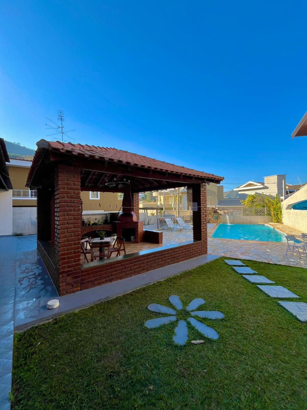Casa No Centro De Com Piscina