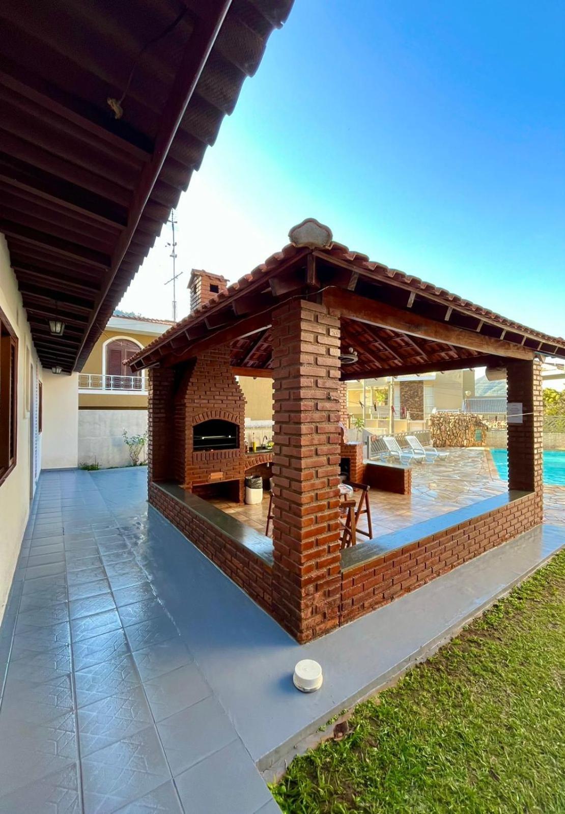 Casa No Centro De Com Piscina Aguas de Lindoia